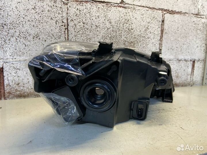 Фара левая Volkswagen Polo 5 2009-2020