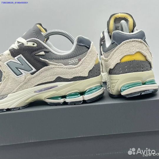 New Balance 2002R