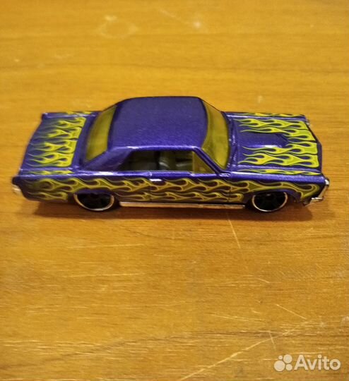 Машинка Hot wheels '65 Pontiac GTO Purple 2016