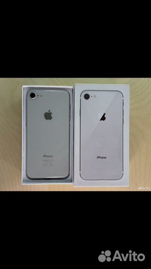 Телефон iPhone 8