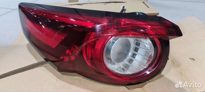Фонарь задний mazda сх-9