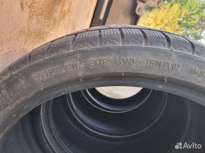 Triangle Snowlink PL02 255/35 R20 97W
