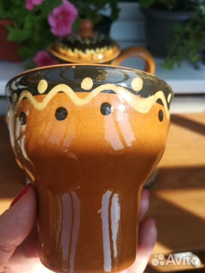 Кувшин глиняный со стаканами