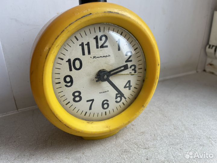 Будильник янтарь СССР