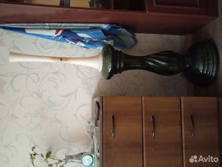 Ваза с подставкой красивая