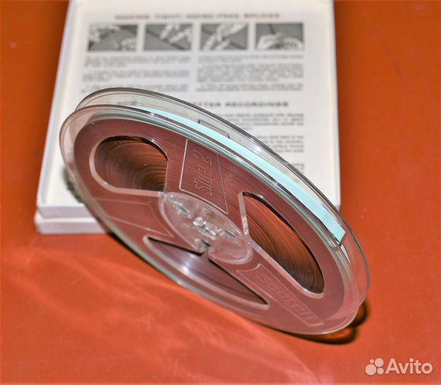 Магнитная лента Scotch с ретро записями