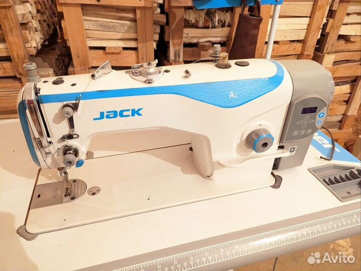 Швейная машинка Jack A2 со столом