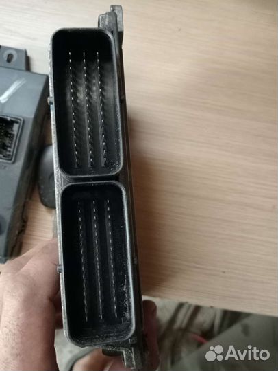 Блок управления двигателем Рено Логан 1.6 8 кл