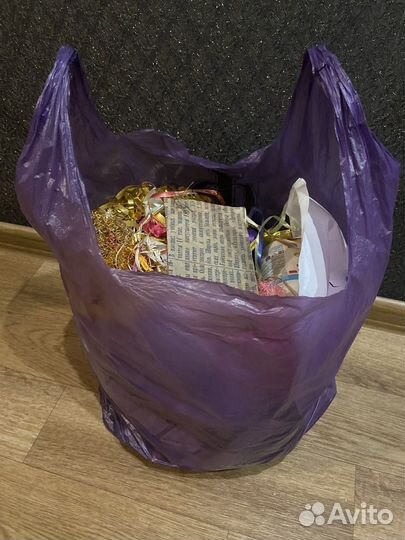 Отдам пакет ленточек и других материалов