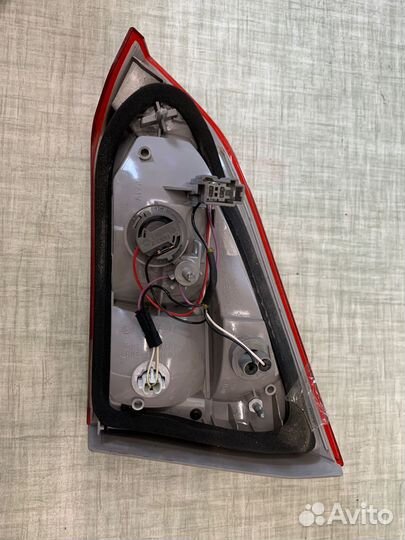 Фонарь в крышку багажника левый Ford Focus 3