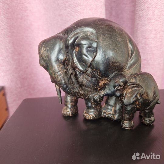 Статуэтка Слониха со слоненком
