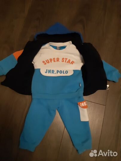 Спортивный костюм, жилет и шапка