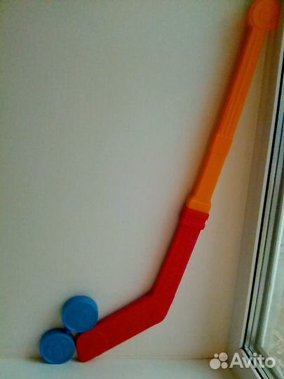 Клюшка хоккей СССР новое + 2 шайбы зимние игрушки