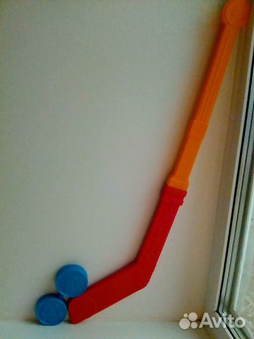Клюшка хоккей СССР новое + 2 шайбы зимние игрушки