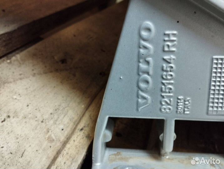 Подножка кабины правая Volvo FH4 82141521