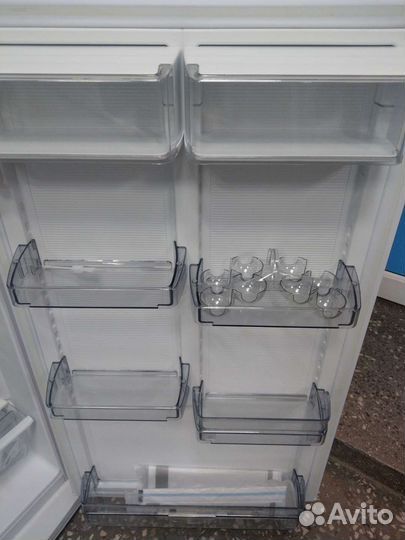 Холодильник новый