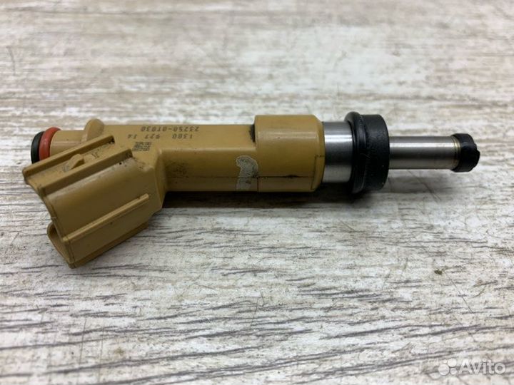 Форсунка топливная Toyota Avensis универсал