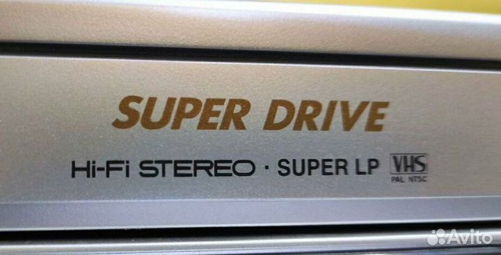 Видеомагнитофон:Panasonic NV-VP32EE