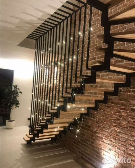 Лестница на металлокаркасе / изготовление лестниц