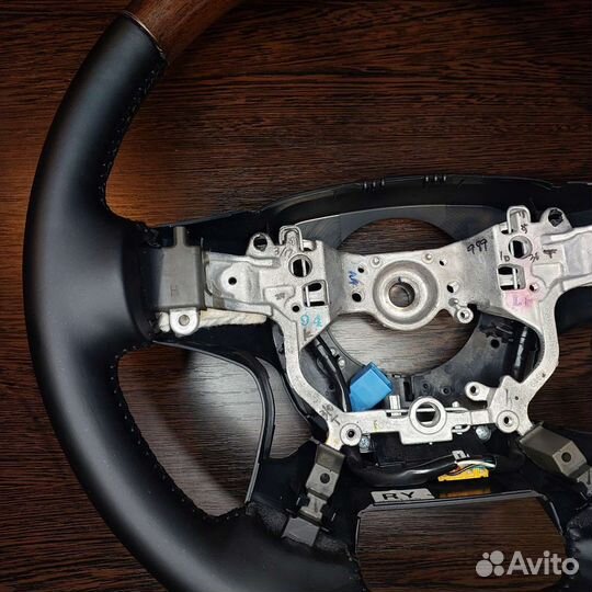 Руль с подогревом Toyota Land Cruiser