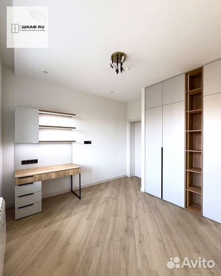 Красивый шкаф