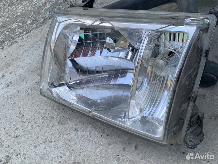 Фара на land cruiser 100