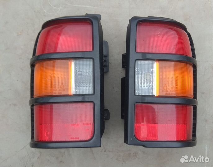 043-1540 стоп-сигнал mitsubishi pajero V44 б/у