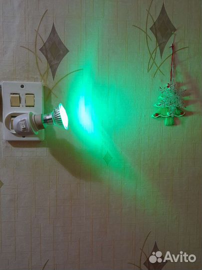 Лампочка в розетку светодиодная разноцветная