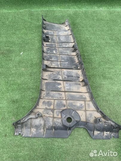 Обшивка стойки Toyota RAV4 IV (2012—2015)