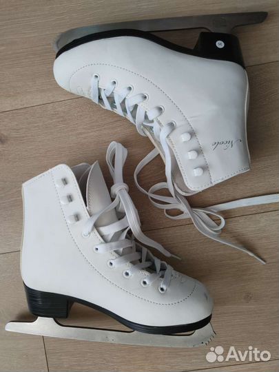 Коньки фигурные 35рр