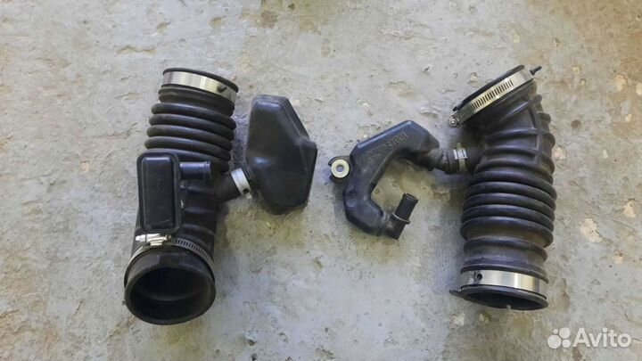 Патрубок резиновый Инфинити G35x VQ35 37