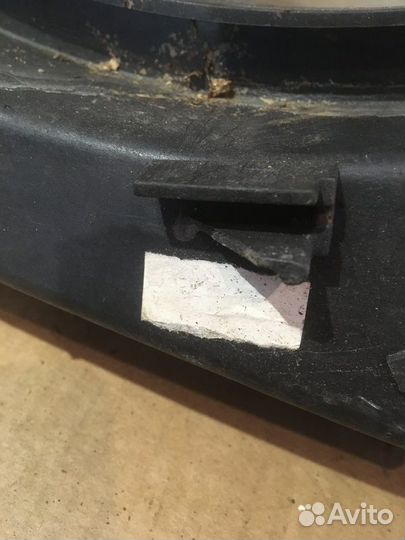 Диффузор вентилятора Peugeot 307