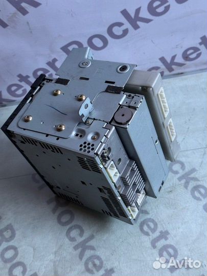 CD-changer Nissan Fuga 2006