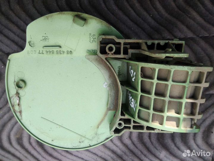 Лючок бензобака Peugeot 307