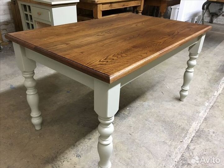 Стол кухонный