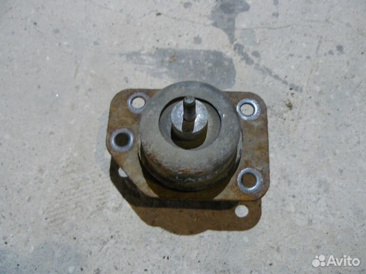 Опора правая двс Шевроле Лачетти