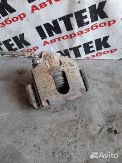 Суппорт передний правый Ford Fusion 2008