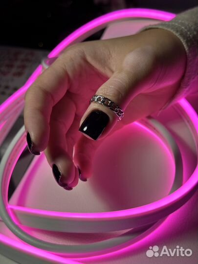 Маникюр, педикюр, наращивание ногтей