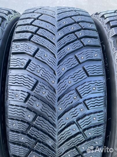 Michelin X-Ice North 4 215/55 R17 98T