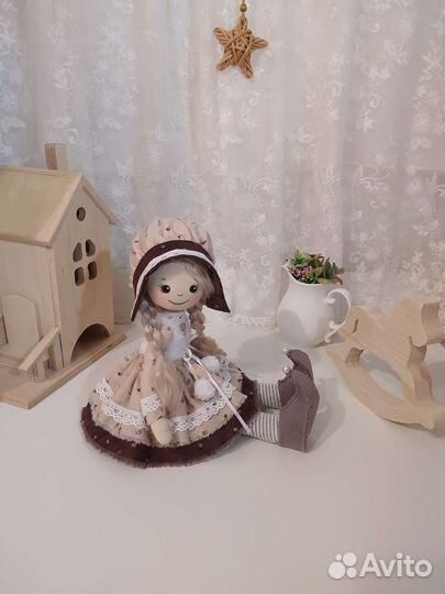 Кукла интерьерная