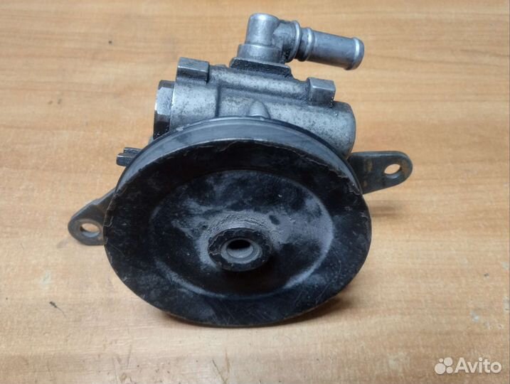 Насос гидроусилителя Nissan Primera P11E