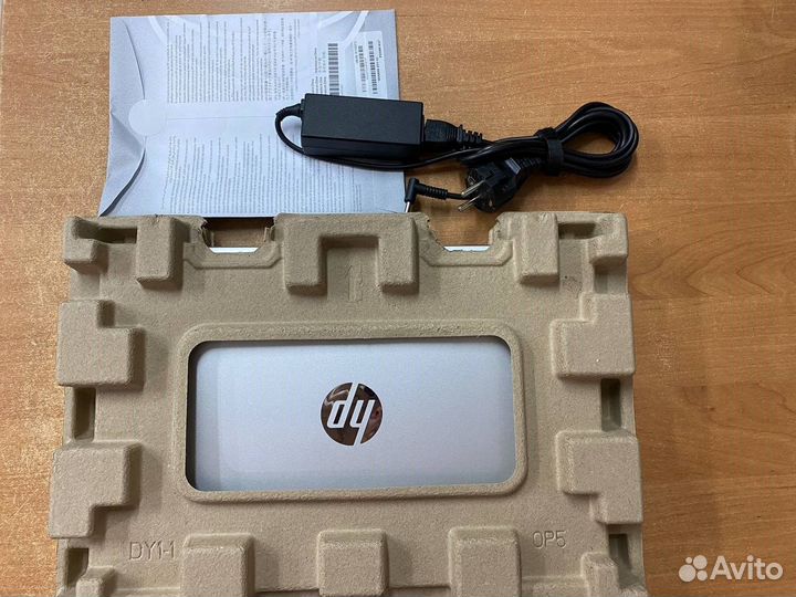 HP Laptop 15s Ryzen 7 5700U/16Gb/SSD 512Gb