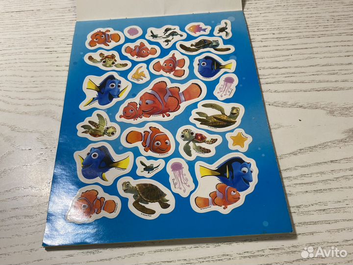 В поисках немо наклейки