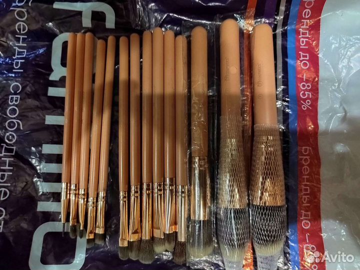 Набор кистей для макияжа