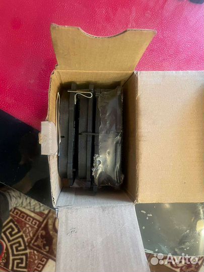 Продаю новые колодки (задние)