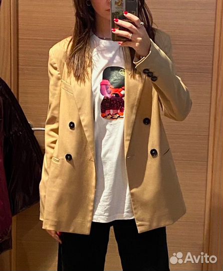 Пиджак женский бежевый