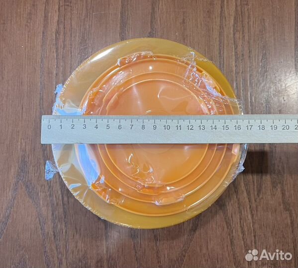 Набор новых стеклянных салатников с крышкой