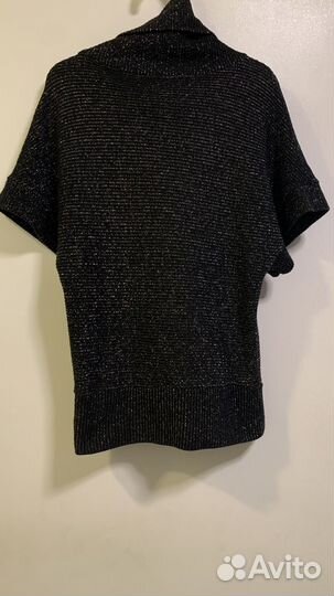 Эфектный джемпер с серебристой нитью