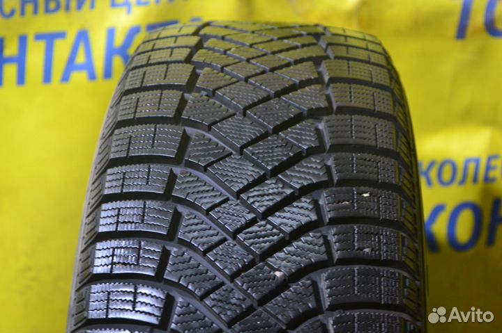 Pirelli Ice Zero FR 215/65 R17