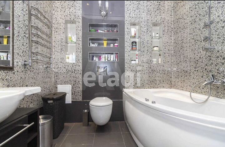 3-к. квартира, 117 м², 3/8 эт.